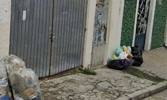 Imagem 6: Casa com renda, terreno com casas com renda