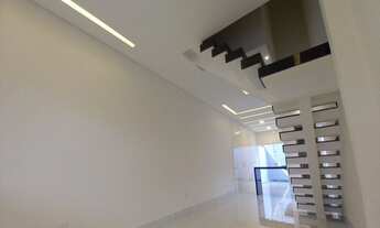 Imagem 5: CASA COM 03 DORMITÓRIOS, 01 SUÍTE COM VARANDA. PISCINA, CHURRASQUEIRA, FINO ACABAMENTO