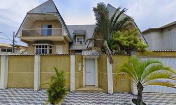 Imagem: FANTÁSTICO SOBRADO COM 5 SUÍTES, 3 SALAS