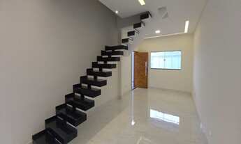 Imagem 3: CASA COM 03 DORMITÓRIOS, 01 SUÍTE COM VARANDA. PISCINA, CHURRASQUEIRA, FINO ACABAMENTO