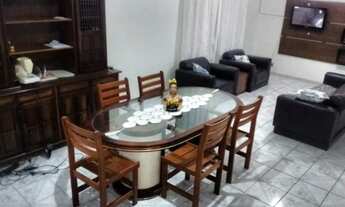 Imagem 4: 4 DORMITÓRIOS, 2 SUÍTES, PISCINA E 5 VAGAS DE GARAGEM, NA QUADRA DA PRAIA, NO FORTE