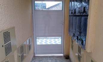 Imagem 2: LINDO SOBRADO COM 2 DORMITÓRIOS, 1 LAVABO TODO EM PORCELANATOS