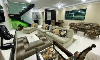 Imagem 3: CASA COM 5 DORMITÓRIOS COM 4 SUÍTES, PISCINA, CHURRASQUEIRA, MOBILIADA, QUADRA DA PRAIA À