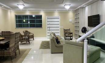 Imagem 7: CASA COM 5 DORMITÓRIOS COM 4 SUÍTES, PISCINA, CHURRASQUEIRA, MOBILIADA, QUADRA DA PRAIA À