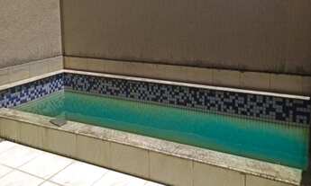 Imagem 2: CASA COM 4 DORMITÓRIOS 4 SUÍTES, SUÍTE MASTER, ÁREA GOURMET: PISCINA E CHURRASQUEIRA À VEN