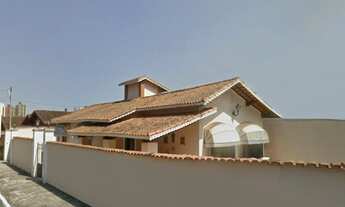 Imagem 3: CASA TÉRREA COM PISCINA, 3 VAGAS DE GARAGEM, 2 SUÍTES