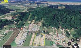 Imagem 4: Amplo terreno de frente para BR-101 em Penha-SC, pronto para construção de galpões