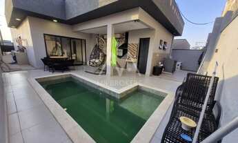 Imagem: Impecável Casa de Condomínio com 3 Quartos