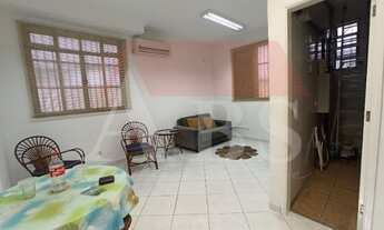 Imagem 3: Locação Casa Comercial tipo Sobrado com 4 vagas de garagem coberta e quintal