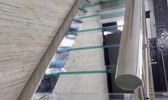 Imagem 7: Apartamento para venda 2 dorm no Gonzaga em Santos, pé direito duplo com vista para o mar