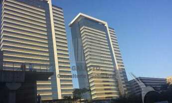 Imagem 2: 4 banheiro, 8 vagas na garagem, 232M² de Área Construída, 232M² de Área Total