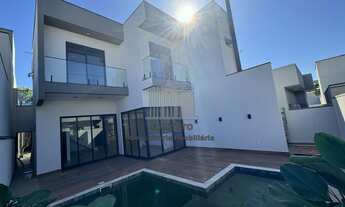 Imagem 2: Casa à Venda no Condomínio Residencial Club Portinari com 3 suítes, em Paulínia