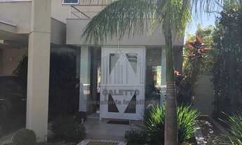 Imagem: Casa à Venda em Condomínio de Alto Padrão