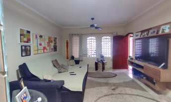 Imagem: Casa a venda, 4 dormitórios, com piscina