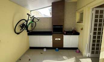 Imagem 2: Casa à venda em Jundiaí no Condomínio Caminhos da Serra II, com 2 dormitórios, lazer compl