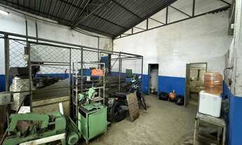 Imagem 2: 1 banheiros, 4 vagas na garagem, 376M² de Área Construída