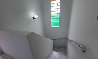 Imagem 6: 2 dormitórios, 3 banheiro, 3 vagas na garagem, 193M² de Área Construída, 120M² de Área Tot