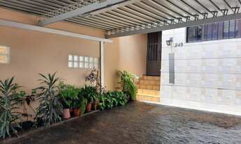 Imagem: Sobrado Com Edícula em Rua Sem Saída em