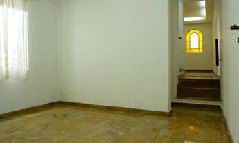 Imagem 5: Sobrado com Corredor Lateral em Excelente Localização