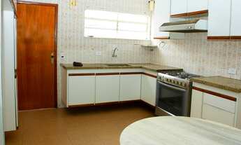 Imagem 6: Sobrado com Corredor Lateral em Excelente Localização