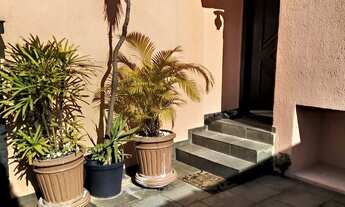 Imagem 2: Excelente imóvel, localizado em rua tranquila na Mooca. Está num terreno de 120m²