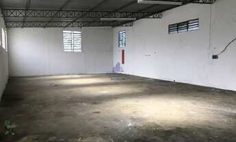 Imagem 2: Alugue agora galpão comercial de 400m² com cozinha, 1 banheiro e escritório em Taubaté-SP