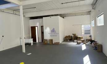 Imagem 4: Ponto Comercial para Locação no Centro de Taubaté-SP: 2 Salas, 2 Banheiros, 3 Vagas de Gar