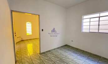 Imagem 6: Aluguel de Casa Espaçosa no Jardim Independência em Taubaté-SP: 3 quartos, 2 salas, 2 banh