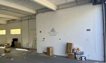 Imagem 2: Ponto Comercial para Locação no Centro de Taubaté-SP: 2 Salas, 2 Banheiros, 3 Vagas de Gar