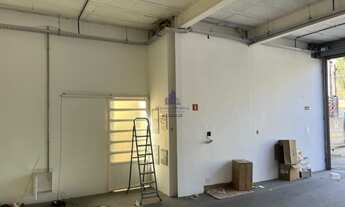 Imagem 3: Ponto Comercial para Locação no Centro de Taubaté-SP: 2 Salas, 2 Banheiros, 3 Vagas de Gar