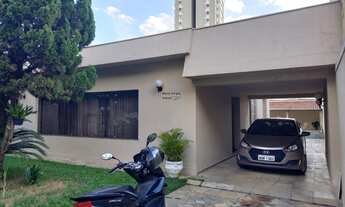 Imagem 1: Casa com três dormitórios e edícula no Bairro Jabuticabeiras