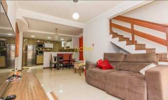 Imagem: Belíssima casa de esquina, com churrasqueira