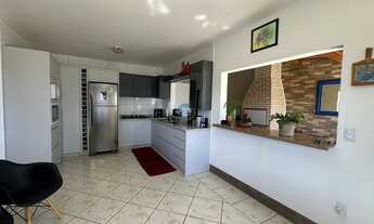 Imagem 4: Vendo Casa tipo sobrado, 03 dormitórios, 05 vagas de garagem, espaço gourmet c/ churrasque