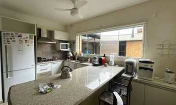 Imagem 3: Casa à Venda em Florianópolis-SC, Campeche: 5 Quartos, 4 Suítes, 3 Salas, 7 Banheiros, 3 V