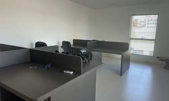 Imagem 2: À Venda Sala Comercial semi-mobiliada com 35 m², 01 banheiro e 01 vaga de estacionamento n