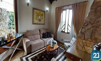 Imagem 2: Vendo Casa tipo Sobrado semi-mobiliado c/ 05 dormitórios, área gourmet, 02 vagas de garage