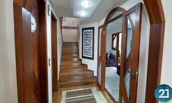 Imagem 7: Vendo Casa tipo Sobrado semi-mobiliado c/ 05 dormitórios, área gourmet, 02 vagas de garage