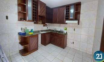 Imagem 4: Vendo Sobrado semi-mobiliado c/ 05 dormitórios, garagem p/ 02 carros e 03 vg descobertas