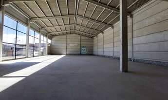 Imagem 3: Alugo Galpão NOVO c/ 700m² de piso, com Pé direito Triplo com 8,5mts No bairro Ipiranga pr