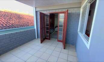 Imagem 7: Vendo casa com 2 dormitorios e demais dependências, amplo terreno, 02 vagas de garagem cob