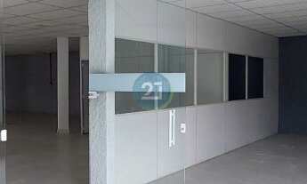 Imagem 5: Alugo sala comercial térrea, com 350m², 05 vagas de estacionamento descoberta na frente