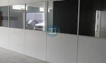 Imagem 7: Alugo sala comercial térrea, com 350m², 05 vagas de estacionamento descoberta na frente