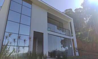 Imagem: Vende-se uma casa e mais um sobrado novo!