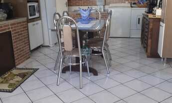 Imagem 4: Vendo Casa com 03 Dormitórios c/ 01 suíte, espaço com churrasqueira a carvão, 03 vagas de