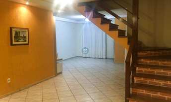 Imagem 5: Vendo Casa de 03 pavimentos semi-mobiliado, c/ 04 dormitórios c/ 01 suíte, vaga de garagem