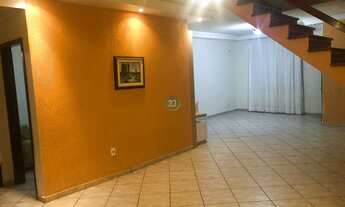 Imagem 6: Vendo Casa de 03 pavimentos semi-mobiliado, c/ 04 dormitórios c/ 01 suíte, vaga de garagem