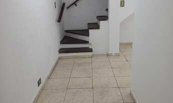 Imagem 3: Venda - Sobrado de 190,25m2 com 05 dormitórios, 02 vagas de garagem no Rudge Ramos