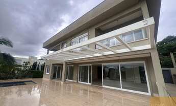 Imagem: Casa com 4 Quartos e 7 banheiros à Venda