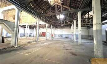 Imagem: Galpão/Depósito/Armazém e 5 banheiros