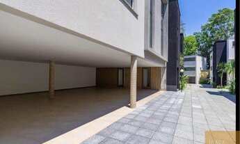 Imagem 5: Casa de Luxo em Condomínio no Jardim Cordeiro, São Paulo-SP: 4 Quartos, 4 Suítes, 2 Salas